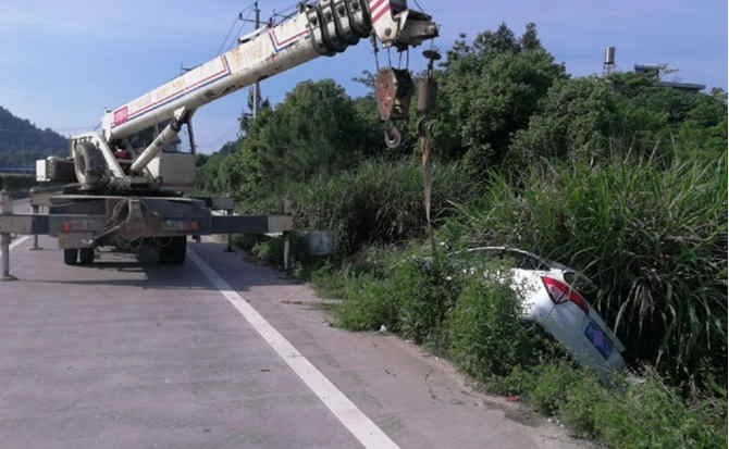 海南区重载吊车救援 海南区重载吊车救援